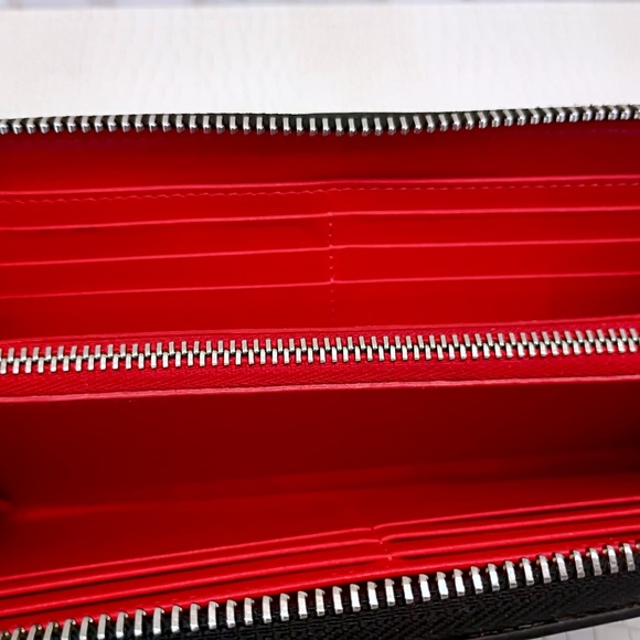 Rare Christian Louboutin Panettone Black Calfskin Zippy/Red “Louboutin" Cursive - Picture 11 of 14